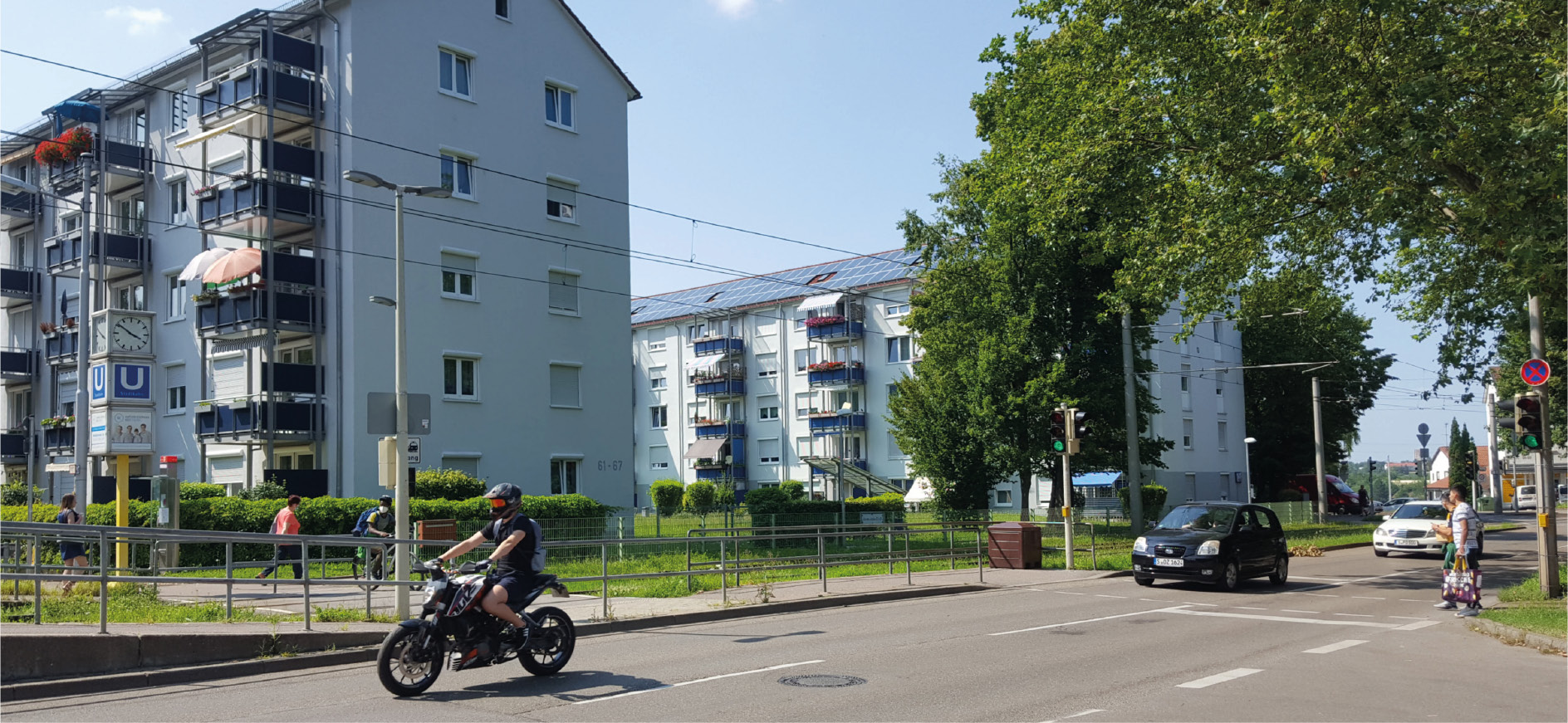 Mehrgeschossige Zeilenbauten und großzügige, gliedernde Grünflächen sind prägend für den Stadtraum in Stuttgart-Rot. Die viel befahrene Haldenrainstraße verläuft in Ost-West-Richtung durch das Quartier und wird von der Stadtbahnlinie U7 flankiert.