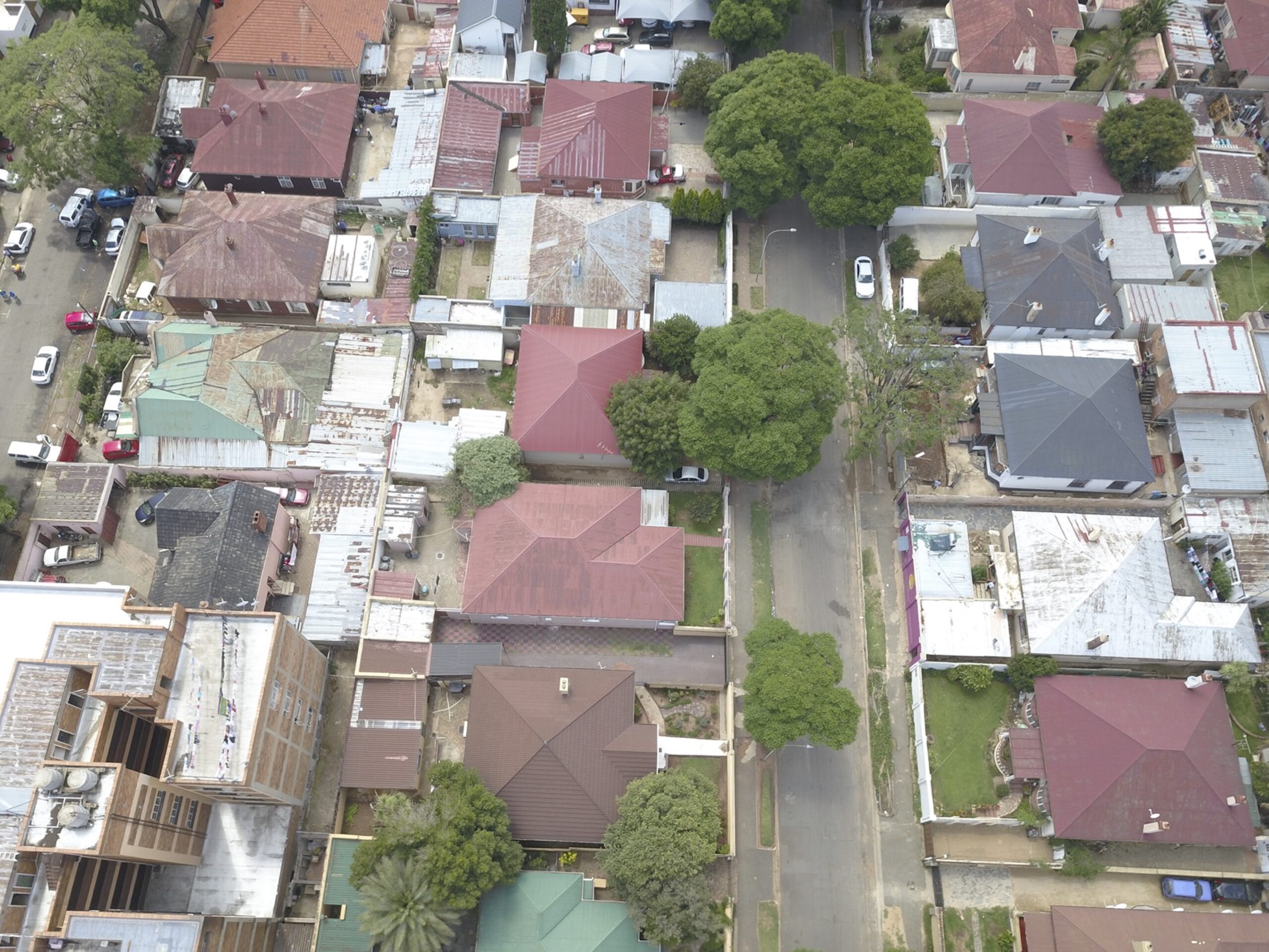 Top view of a residential area with small bungalows.